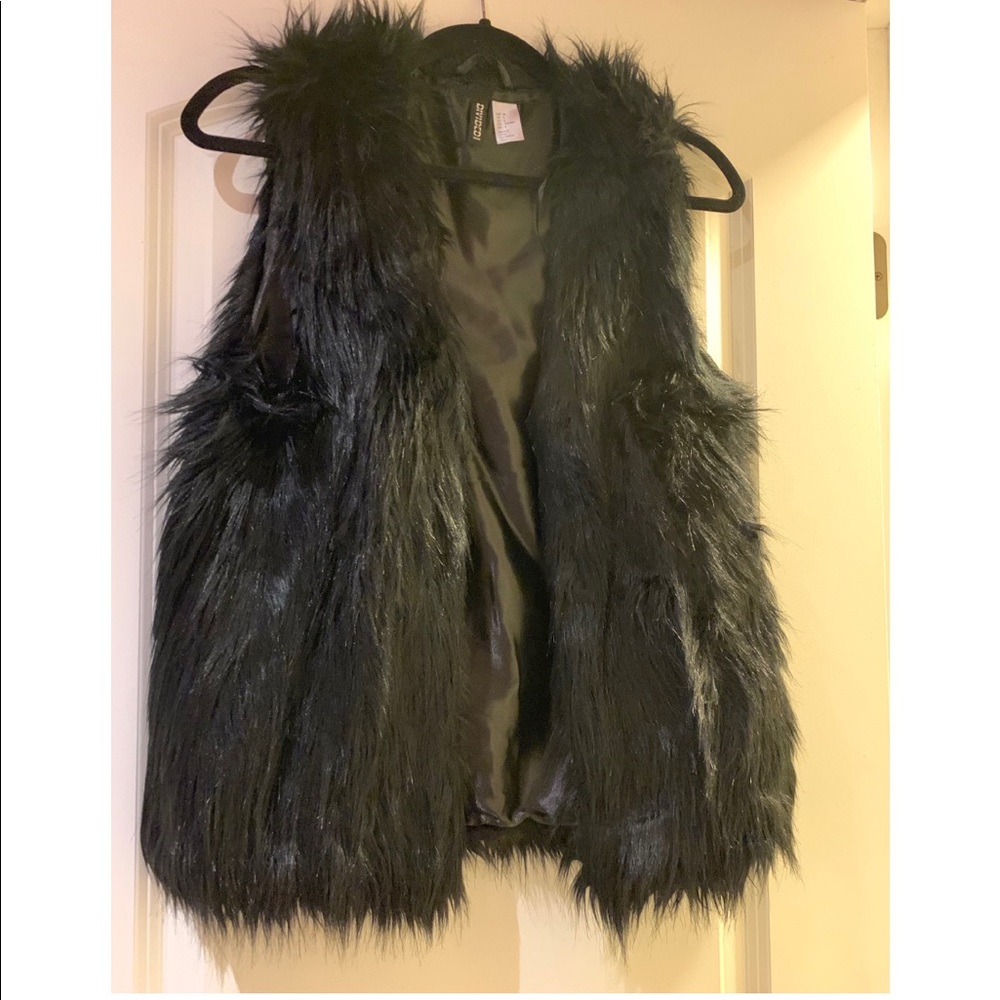 Black faux fur vest
